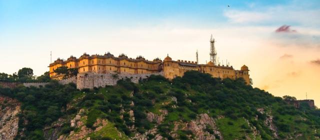 Nahargarh Fort: Sunset Views & Photography Spots  