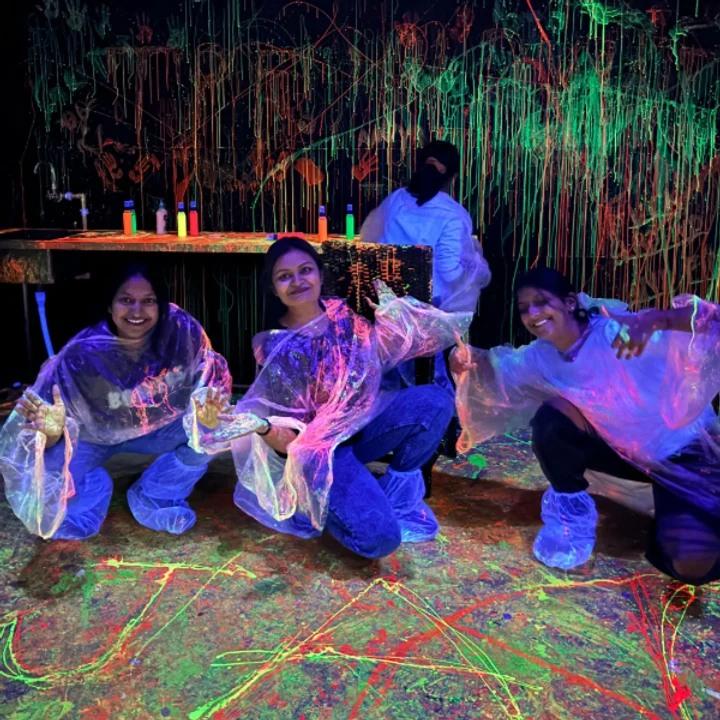 Neon Splash : Enjoy with Neon colours