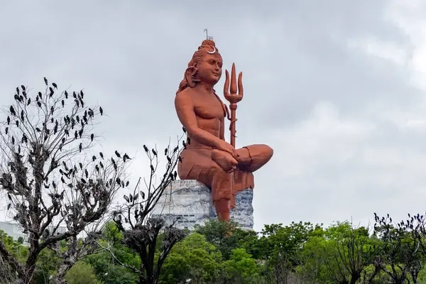 Experience the spiritual bliss of 'Statue of Belief' 4
